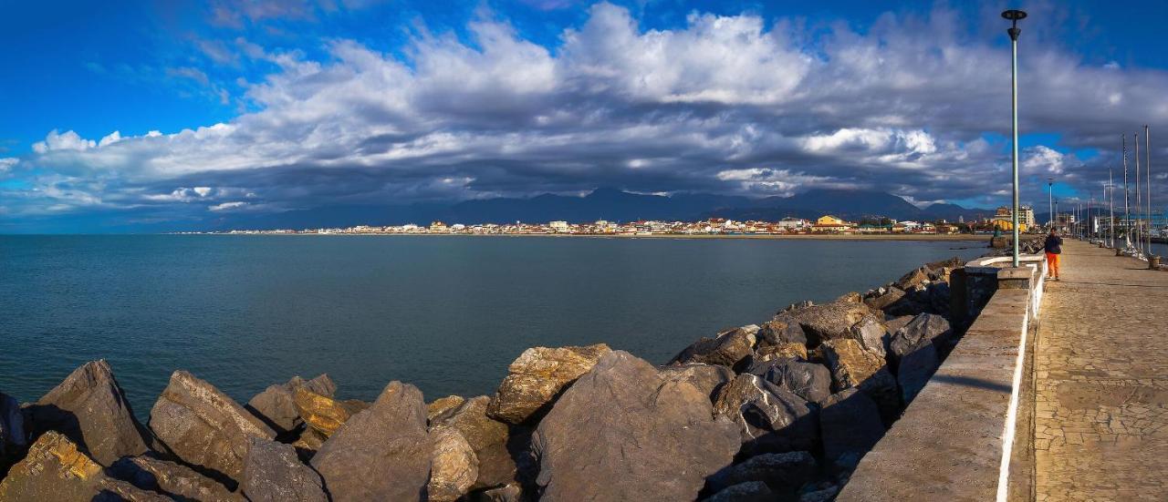 Appartement Tra Puccini Ed Il Mare à Torre del Lago Puccini Extérieur photo